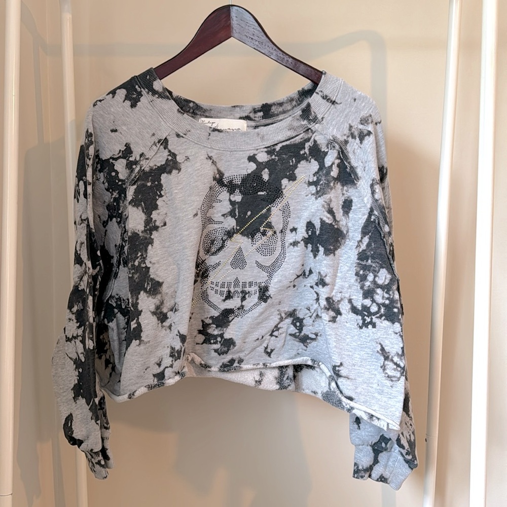 Skull Cropped Sweatshirt